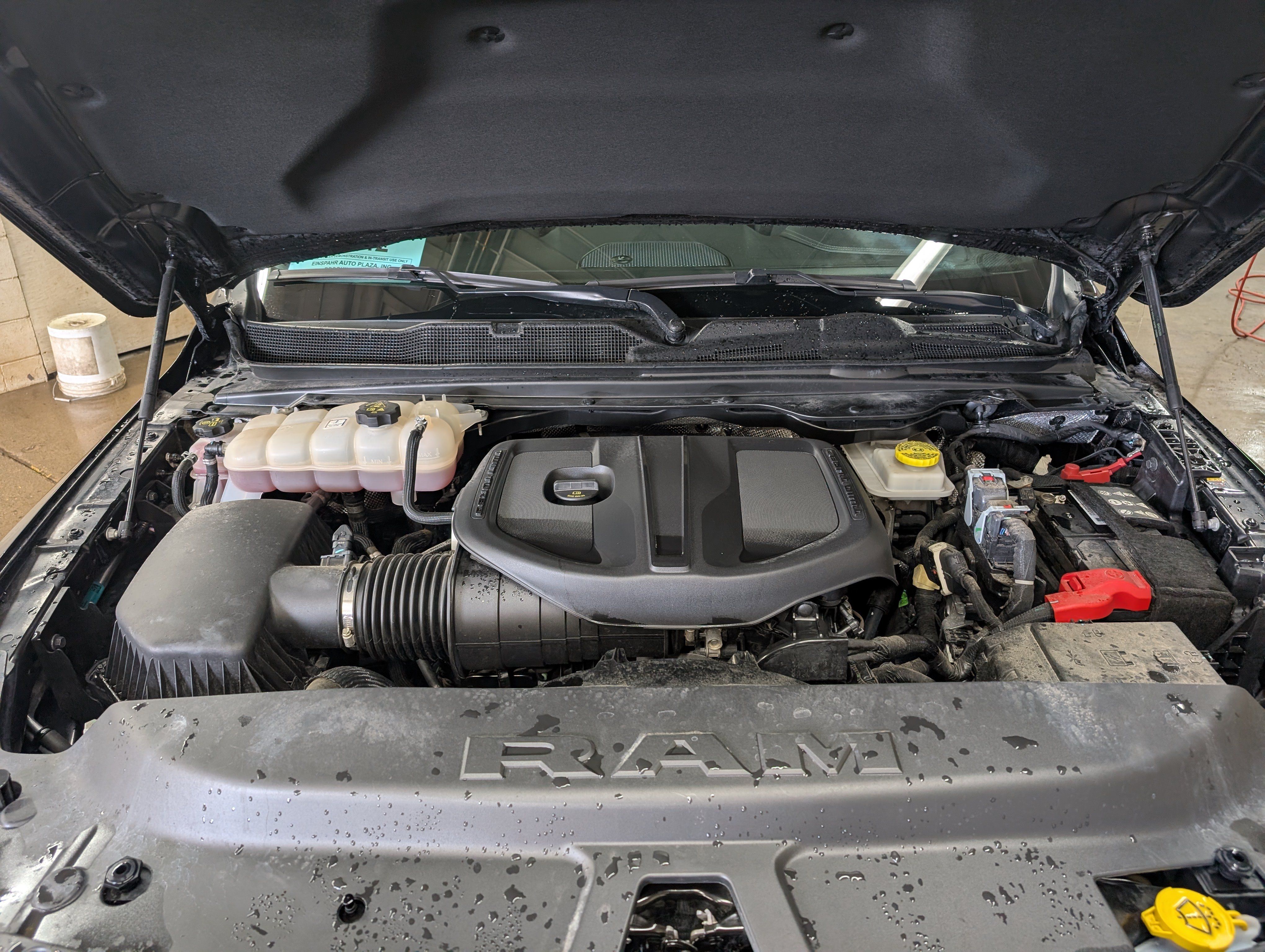 Used 2025 RAM 1500 Laramie w/ Sport Appearance Package AWD/4WD image 3