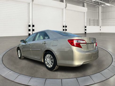 Used 2014 Toyota Camry Hybrid image 5