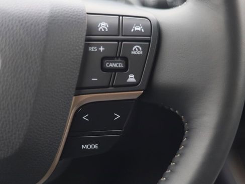 Used 2026 Toyota Crown Signia image 11