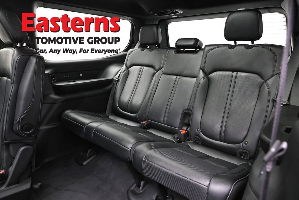 Used 2024 Jeep Wagoneer Series III w/ Premium Group I AWD/4WD image 32