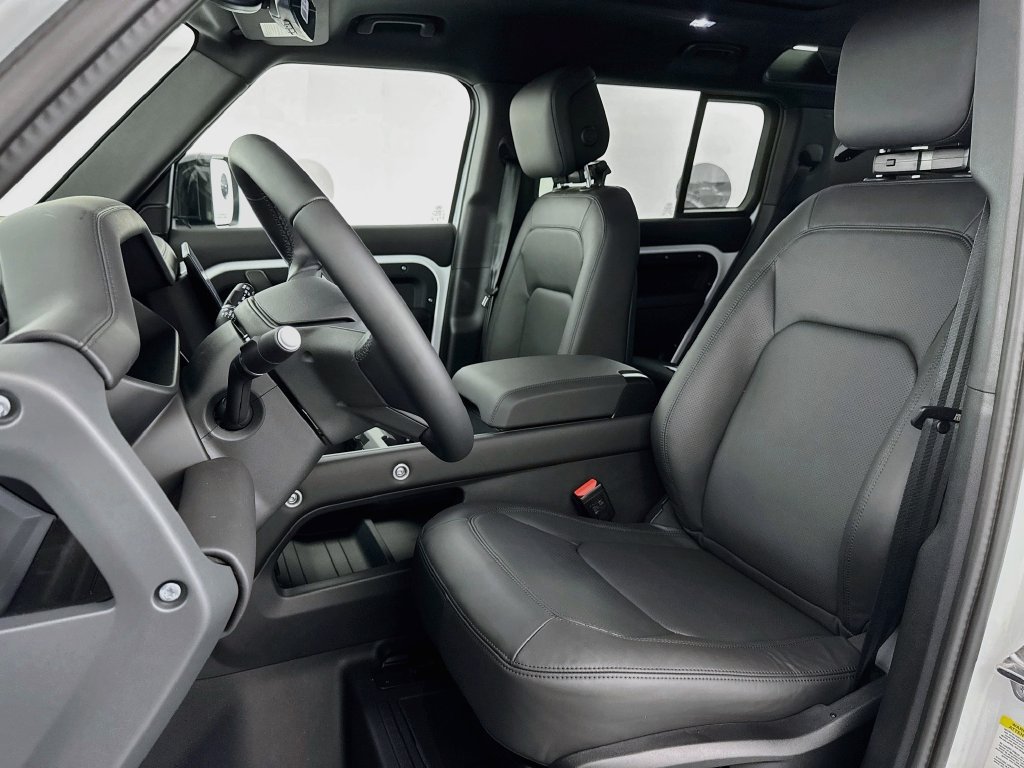 New 2026 Land Rover Defender 110 X-Dynamic SE AWD/4WD image 21
