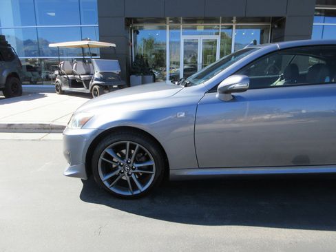 Used 2013 Lexus IS 250C image 2