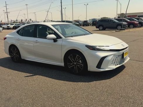 Used 2025 Toyota Camry XSE FWD image 2