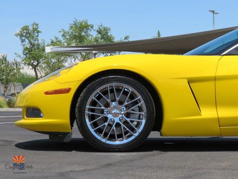 Used 2009 Chevrolet Corvette Coupe w/ Preferred Equipment Group RWD image 19