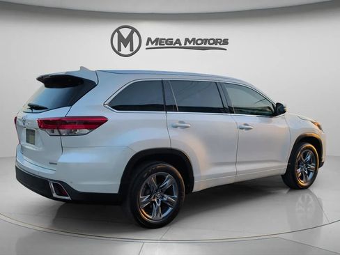 Used 2018 Toyota Highlander Limited Platinum image 8