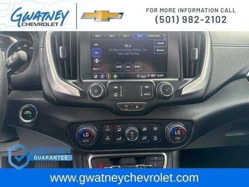 Used 2024 GMC Terrain SLT AWD/4WD image 17