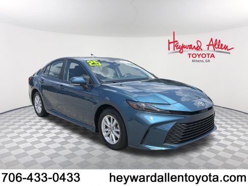 Certified 2025 Toyota Camry LE FWD image 1