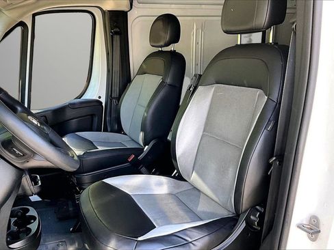 Used 2025 RAM ProMaster 2500 w/ Convenience Group FWD image 19