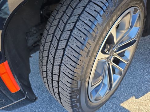 Used 2022 Jeep Grand Wagoneer Series III w/ Rear Seat Video Group 1 image 32