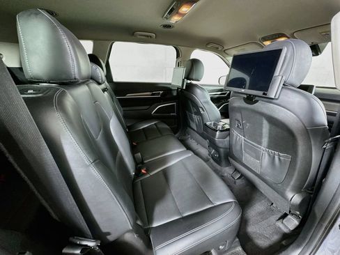 Used 2022 Kia Telluride LX AWD/4WD image 28