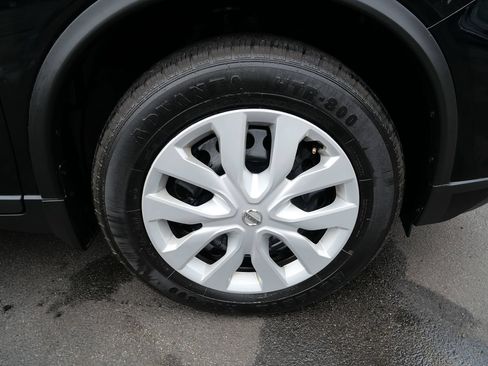 Used 2018 Nissan Rogue S AWD/4WD image 39