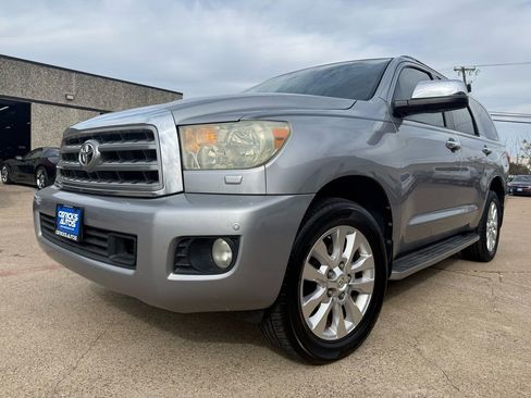 Used 2010 Toyota Sequoia Platinum image 3