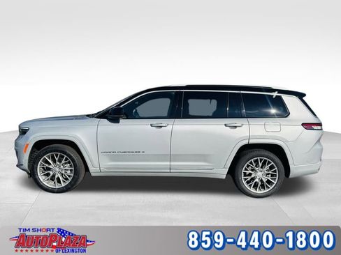 Used 2022 Jeep Grand Cherokee L Summit w/ Advanced Protech Group IV image 3