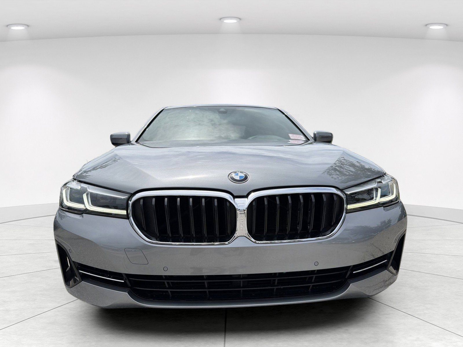 Used 2023 BMW 540i w/ Convenience Package RWD image 2