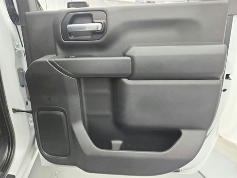 Used 2022 Chevrolet Silverado 2500 LT w/ Convenience Package image 25