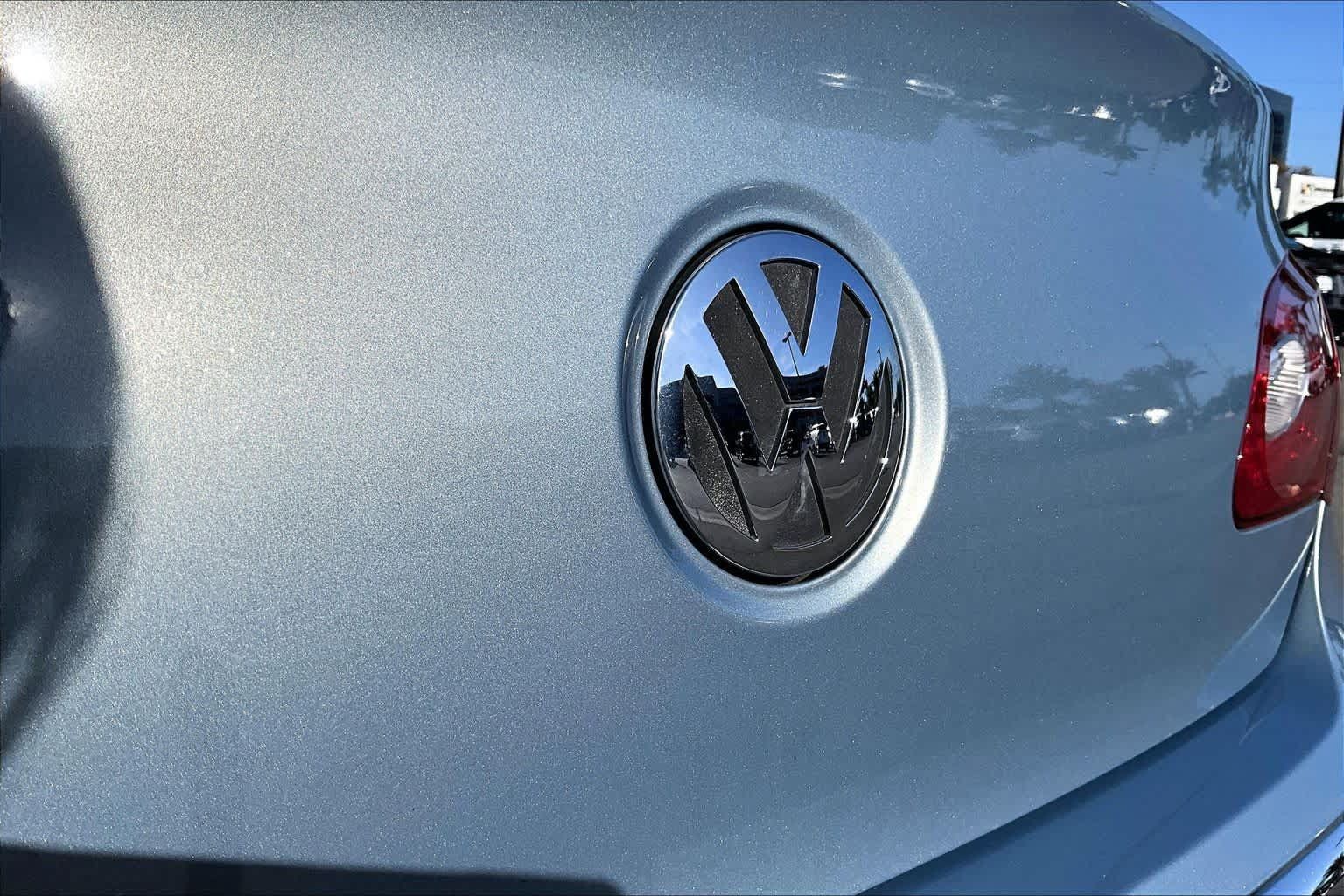 Used 2009 Volkswagen CC Sport FWD image 23