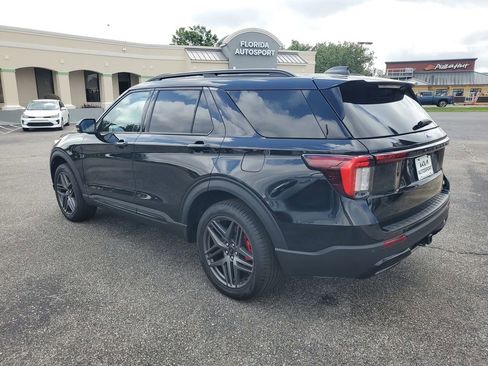 Used 2025 Ford Explorer ST-Line w/ ST-Line Street Pack AWD/4WD image 3