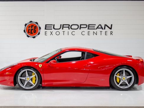 Used 2014 Ferrari 458 Italia Coupe RWD image 8