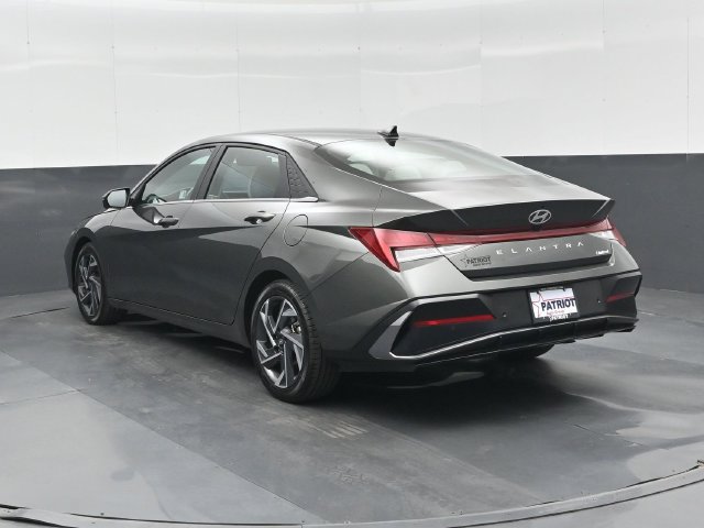 Used 2024 Hyundai Elantra Limited FWD image 24