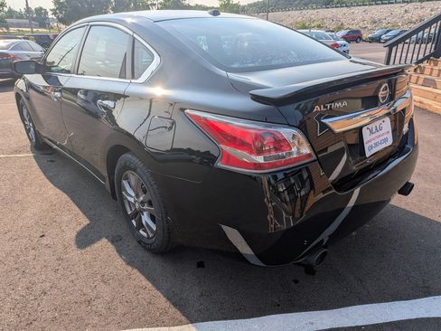 Used 2015 Nissan Altima 2.5 S w/ Special Edition Package FWD image 4