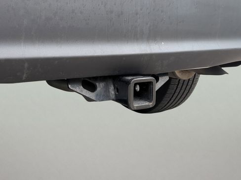 Used 2021 Toyota Highlander XLE FWD image 18