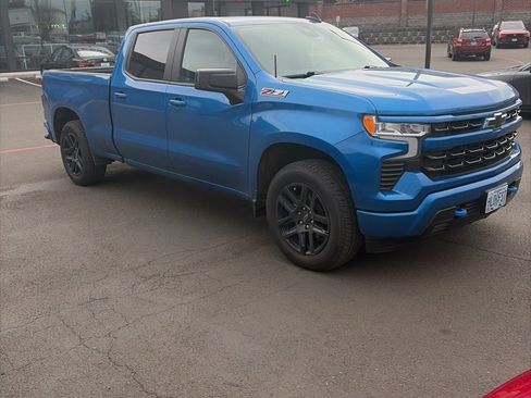 Used 2022 Chevrolet Silverado 1500 RST image 2