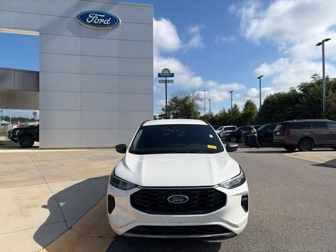 Used 2023 Ford Escape ST-Line w/ Tech Pack #1 FWD image 8