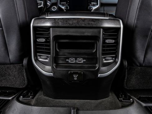 Used 2022 RAM 1500 Big Horn AWD/4WD image 32