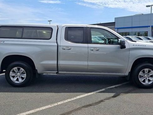 Used 2020 Chevrolet Silverado 1500 LT w/ Convenience Package AWD/4WD image 9