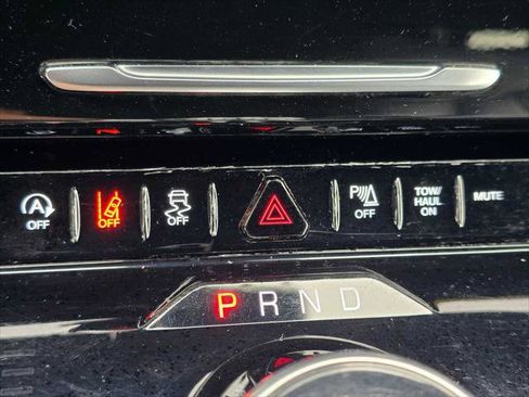 Used 2024 Jeep Wagoneer Series II AWD/4WD image 34