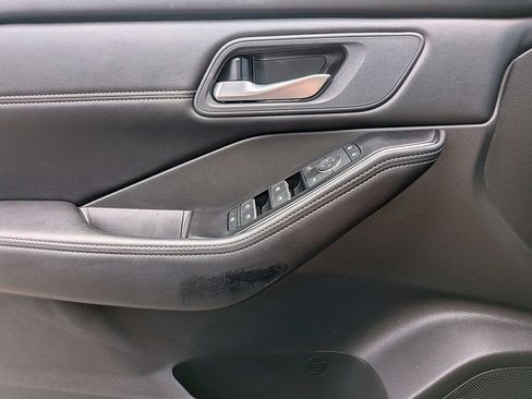 Used 2026 Nissan Rogue SL FWD image 27