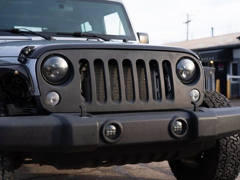 Used 2015 Jeep Wrangler Unlimited Sport image 9