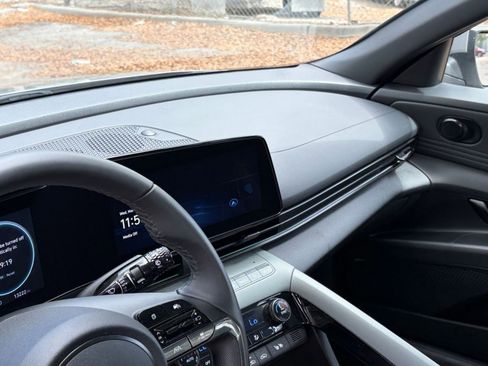 Used 2025 Hyundai Elantra Limited FWD image 37