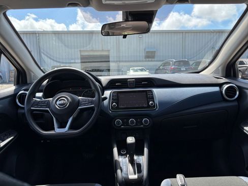 Used 2025 Nissan Versa SV FWD image 31