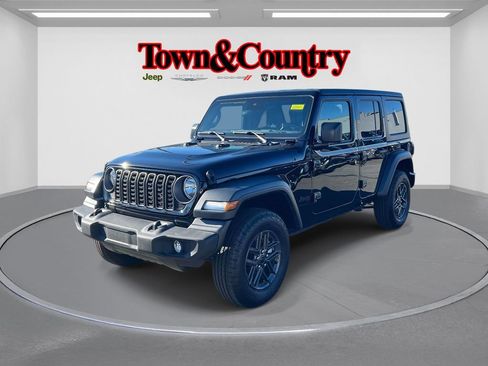 Used 2025 Jeep Wrangler Sport S image 3