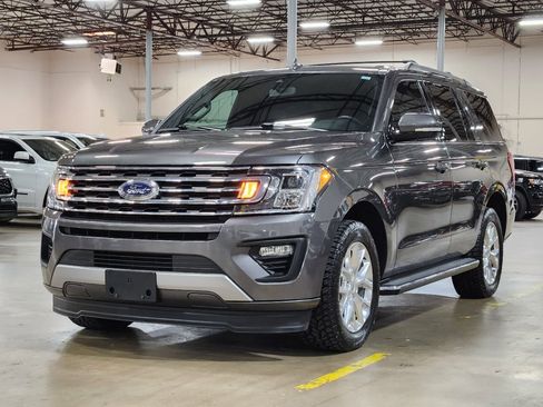Used 2021 Ford Expedition XLT image 4