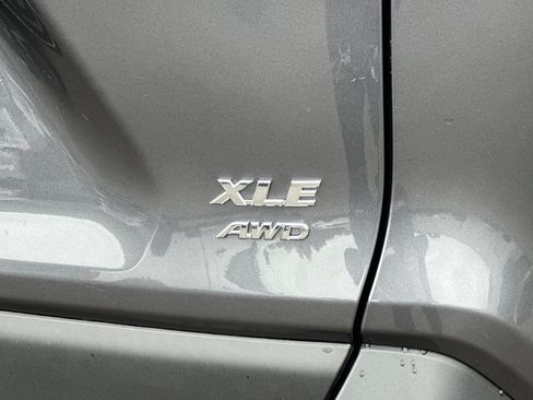 Used 2025 Toyota RAV4 XLE AWD/4WD image 35