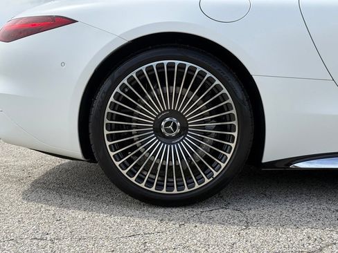 Used 2026 Mercedes-Benz Maybach SL 680 image 11