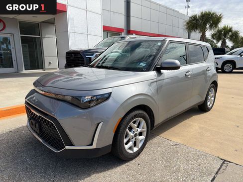 Used 2024 Kia Soul LX w/ Option Group 015 FWD image 1
