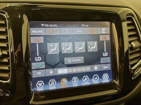 Used 2018 Jeep Compass Limited AWD/4WD image 24