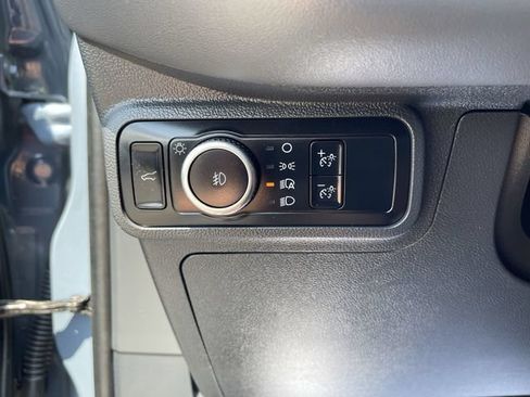 Used 2025 Ford Explorer Active w/ Active Comfort Package AWD/4WD image 18