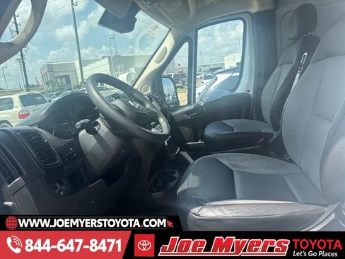 Used 2025 RAM ProMaster 2500 w/ Convenience Group image 2