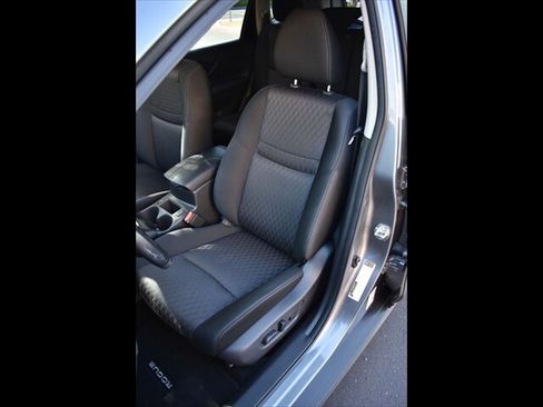 Used 2020 Nissan Rogue SV w/ Premium Package FWD image 18
