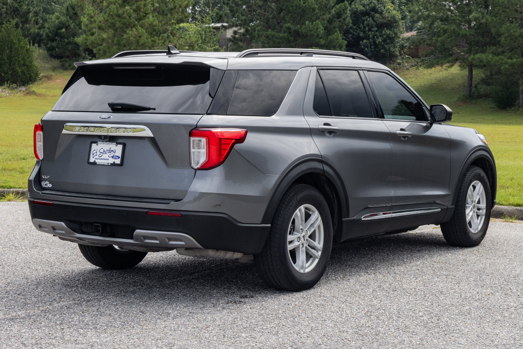 Used 2022 Ford Explorer XLT w/ Equipment Group 202A RWD image 6