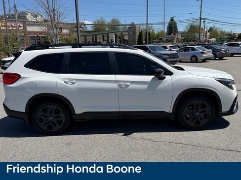 Used 2024 Subaru Ascent Onyx Edition image 4