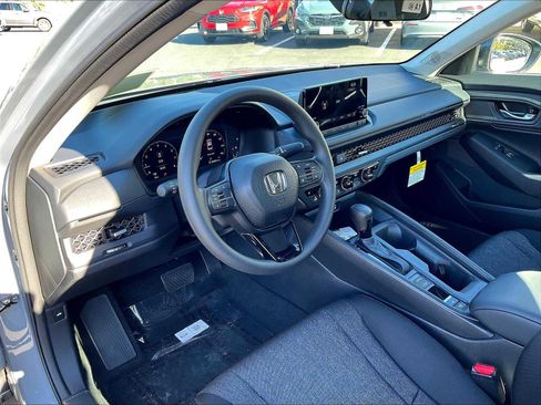 New 2025 Honda Accord SE image 9