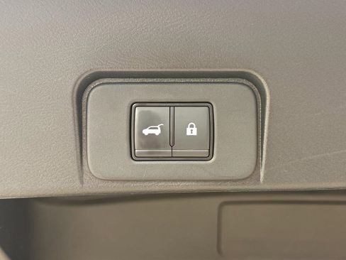 Used 2023 Nissan Rogue SL AWD/4WD image 18