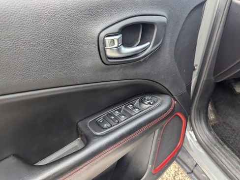 Used 2019 Jeep Compass Trailhawk w/ Cold Weather Group image 10