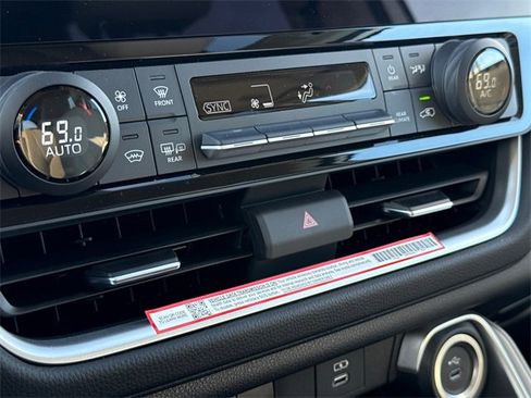 Used 2026 Toyota Grand Highlander XLE image 27