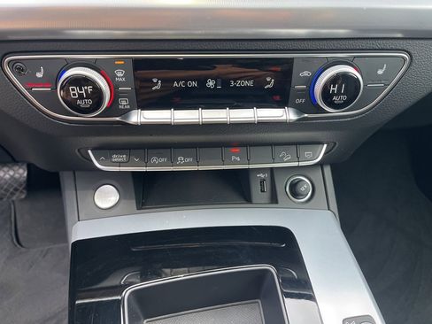 Used 2025 Audi Q5 2.0T Premium image 26